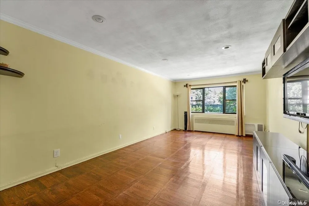 1205 E Broadway #F-13 Hewlett, NY 11557