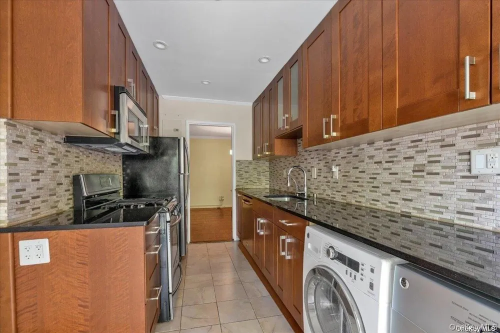 1205 E Broadway #F-13 Hewlett, NY 11557