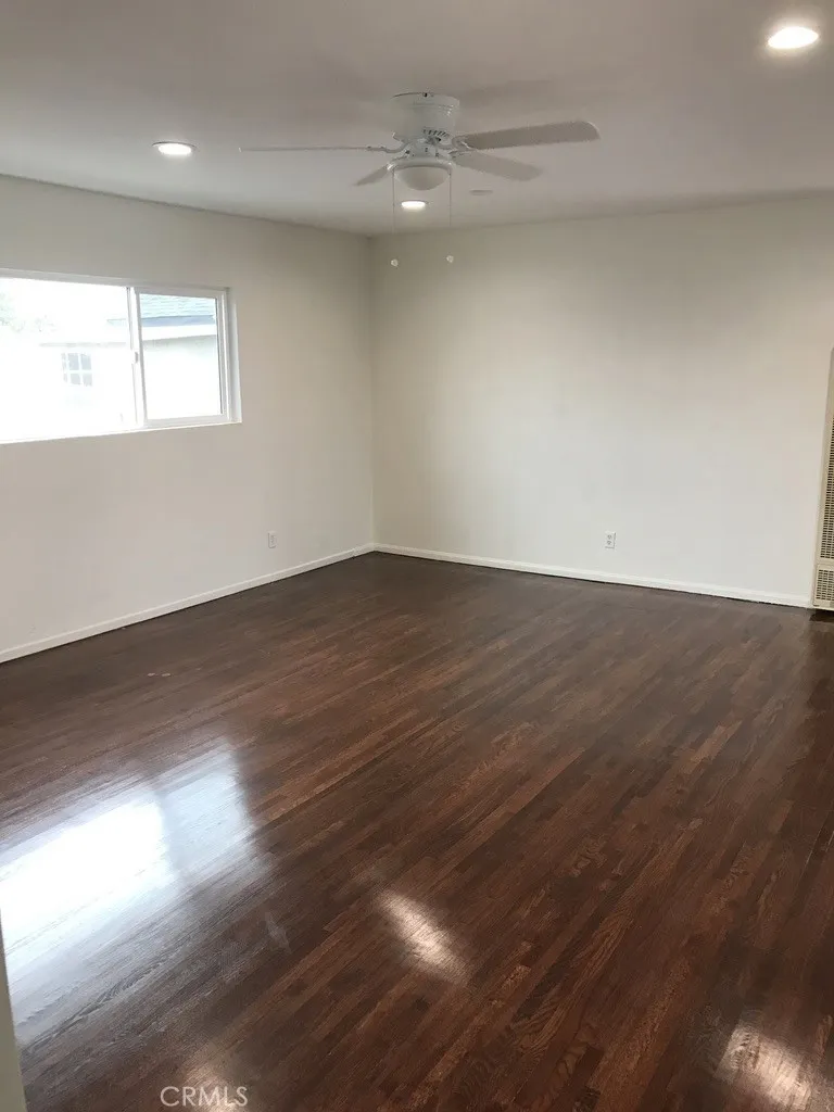 3887 S Van Ness Avenue Los Angeles, CA 90062