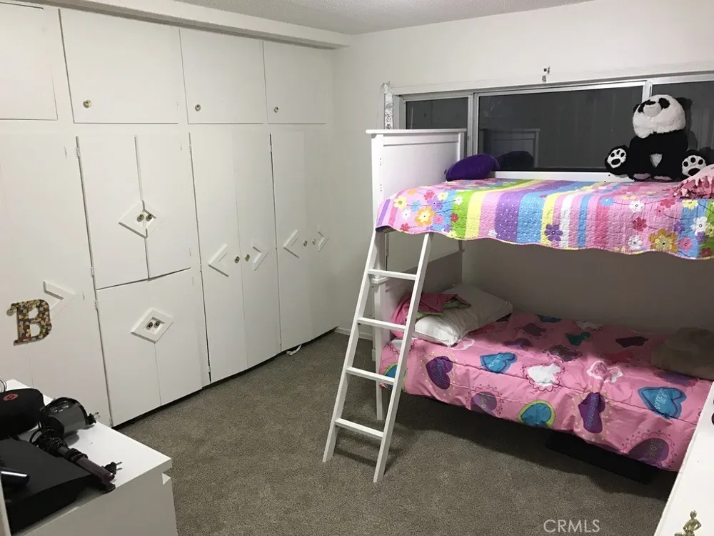 3887 S Van Ness Avenue Los Angeles, CA 90062