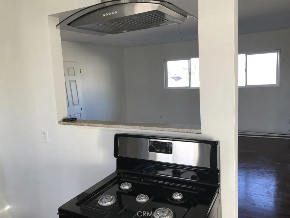 3887 S Van Ness Avenue Los Angeles, CA 90062