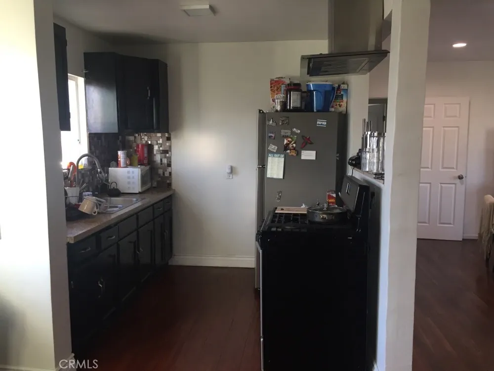 3887 S Van Ness Avenue Los Angeles, CA 90062