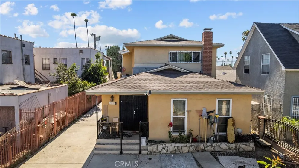 3887 S Van Ness Avenue Los Angeles, CA 90062
