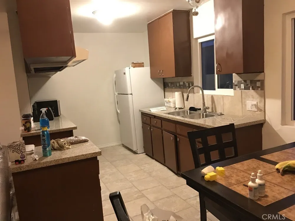 3887 S Van Ness Avenue Los Angeles, CA 90062