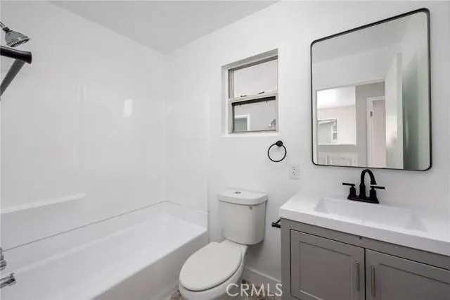 2627 W Vernon Avenue Los Angeles, CA 90008