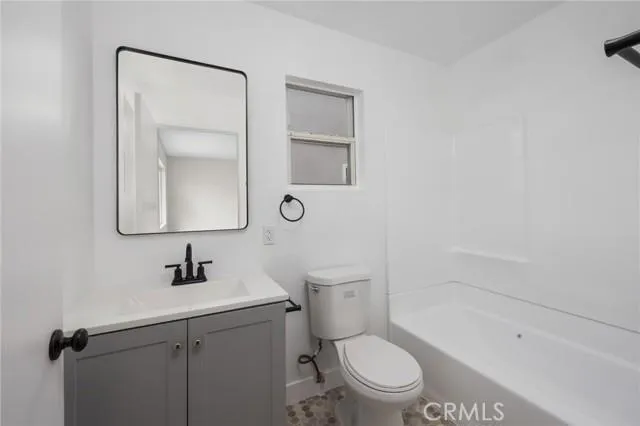 2627 W Vernon Avenue Los Angeles, CA 90008