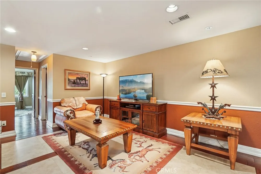 1951 Scarborough Lane San Dimas, CA 91773