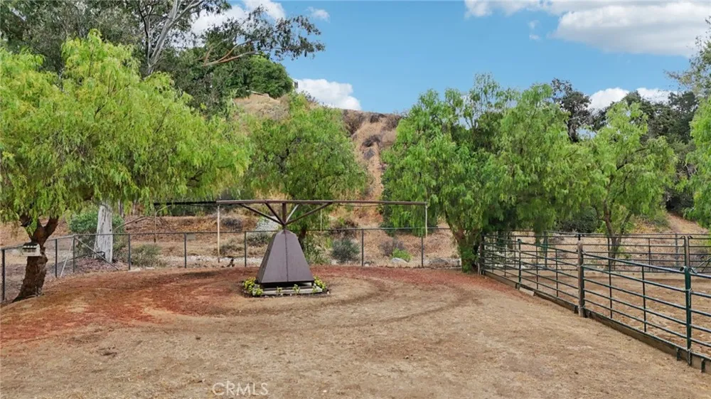 1951 Scarborough Lane San Dimas, CA 91773