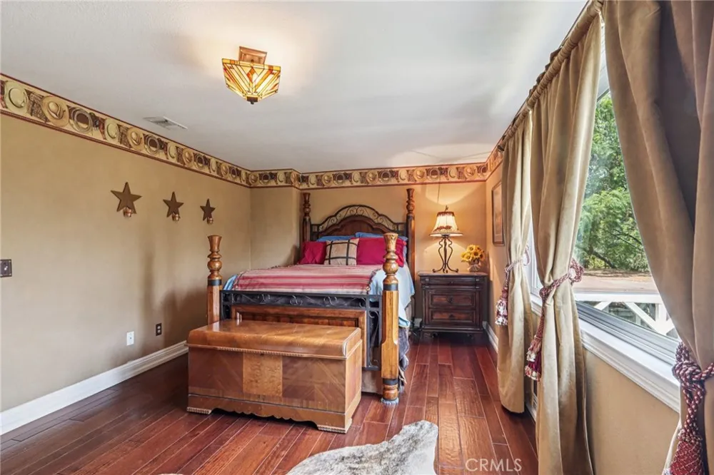 1951 Scarborough Lane San Dimas, CA 91773