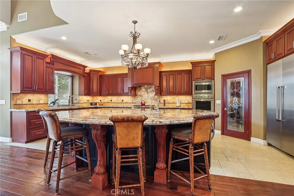 1951 Scarborough Lane San Dimas, CA 91773