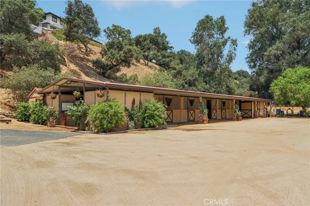 1951 Scarborough Lane San Dimas, CA 91773