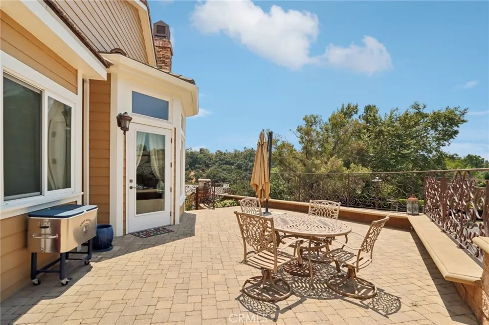 1951 Scarborough Lane San Dimas, CA 91773