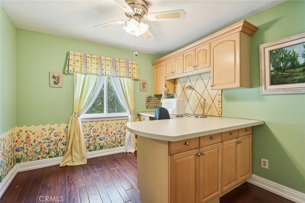 1951 Scarborough Lane San Dimas, CA 91773