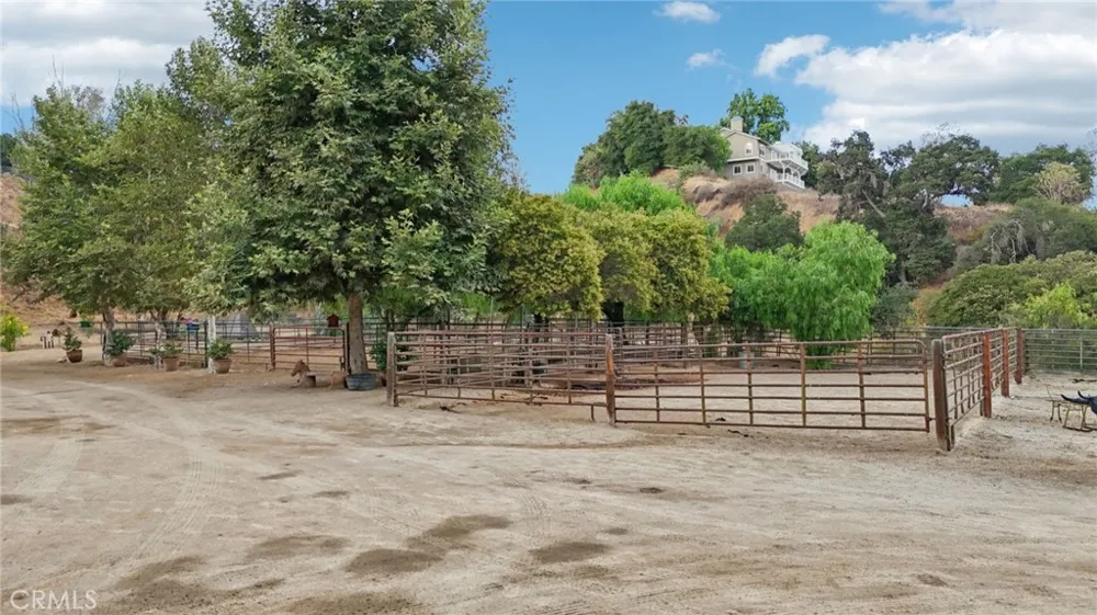 1951 Scarborough Lane San Dimas, CA 91773