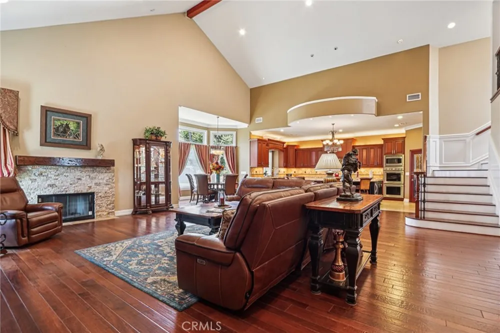 1951 Scarborough Lane San Dimas, CA 91773