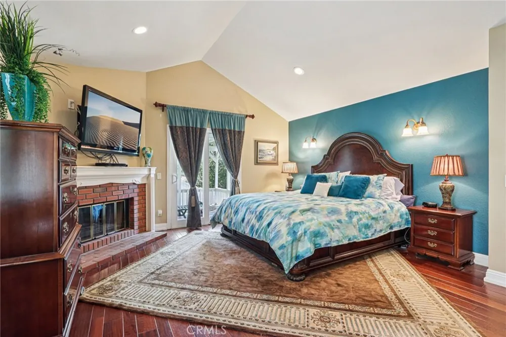 1951 Scarborough Lane San Dimas, CA 91773