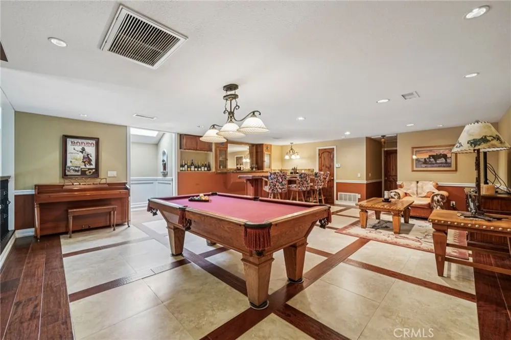 1951 Scarborough Lane San Dimas, CA 91773