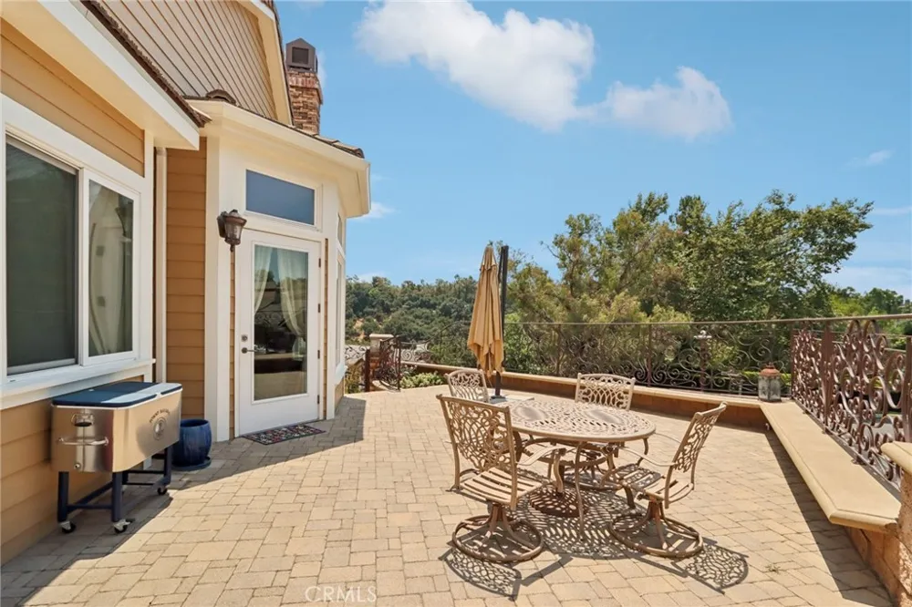 1951 Scarborough Lane San Dimas, CA 91773