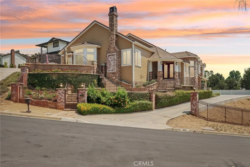 1951 Scarborough Lane San Dimas, CA 91773