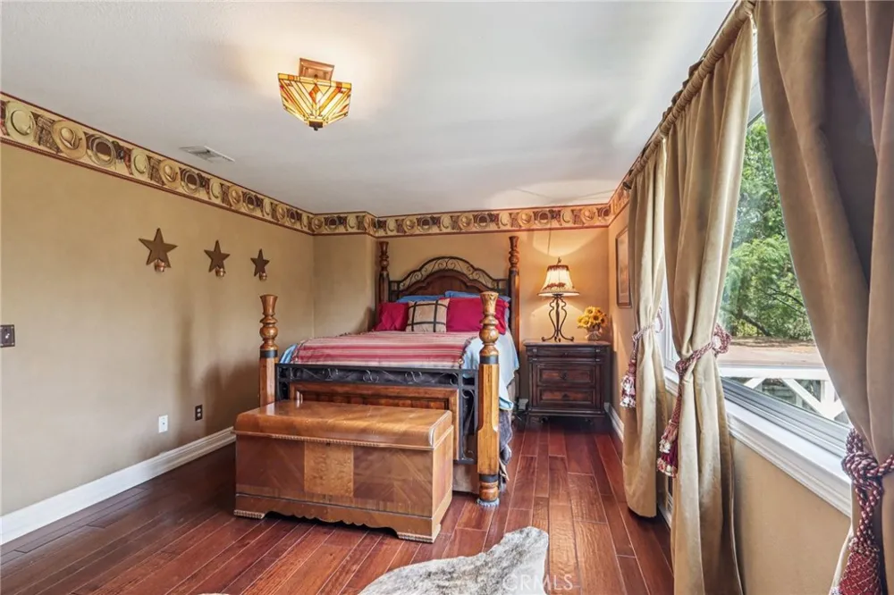1951 Scarborough Lane San Dimas, CA 91773