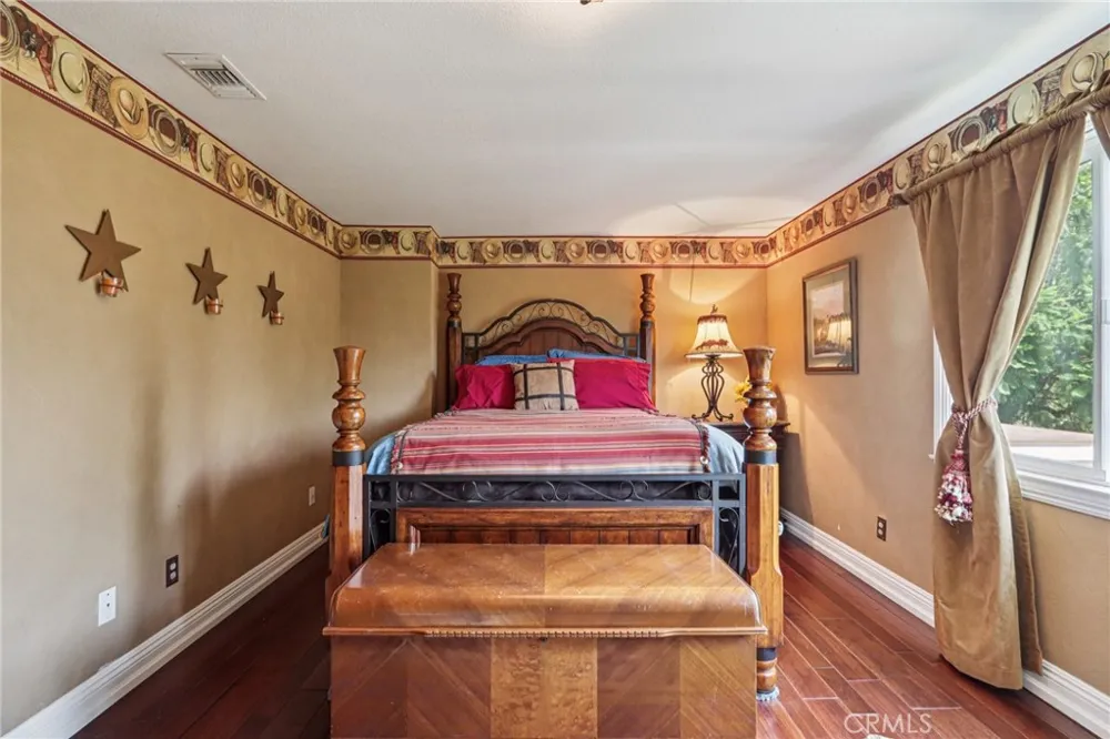 1951 Scarborough Lane San Dimas, CA 91773