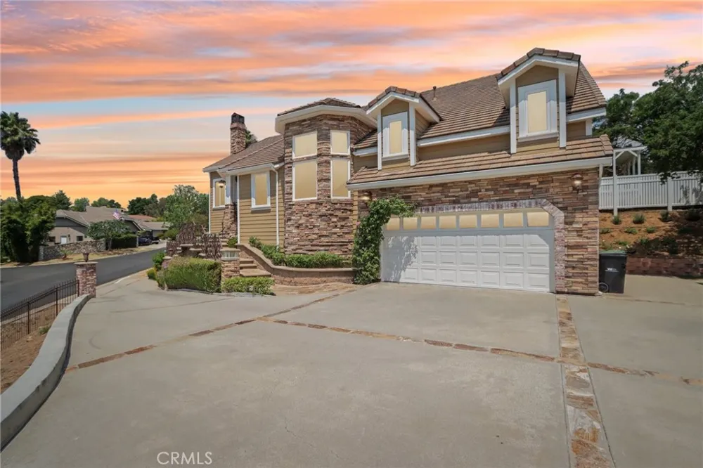 1951 Scarborough Lane San Dimas, CA 91773