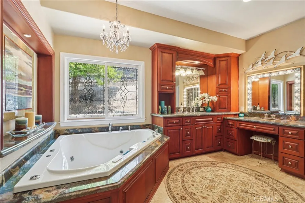 1951 Scarborough Lane San Dimas, CA 91773