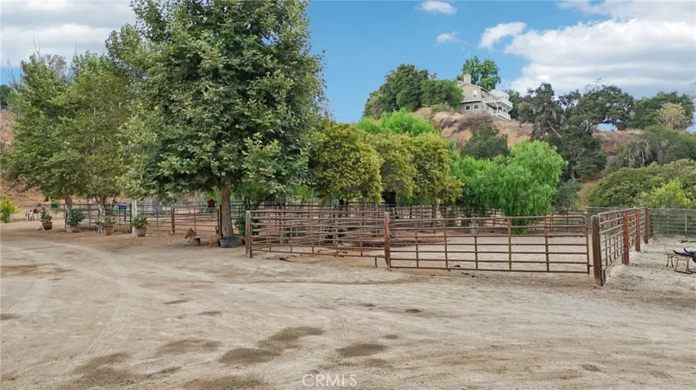 1951 Scarborough Lane San Dimas, CA 91773