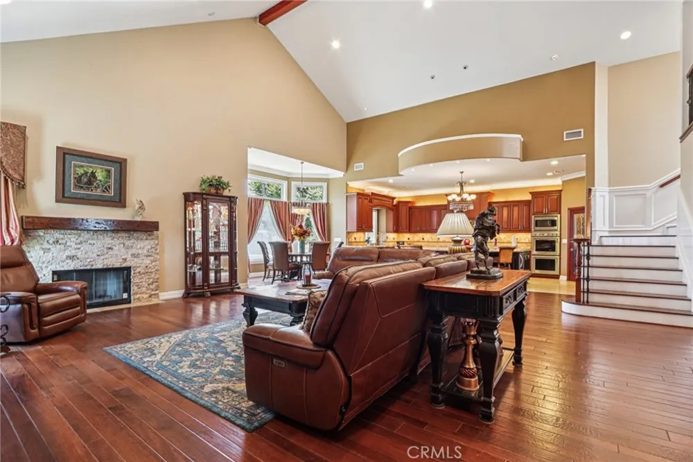 1951 Scarborough Lane San Dimas, CA 91773