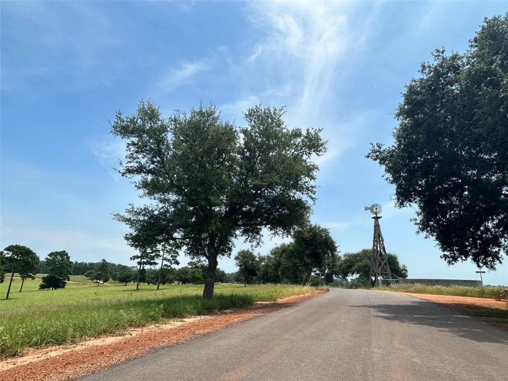 378 Madison Lake Loop Woodville, TX 75979