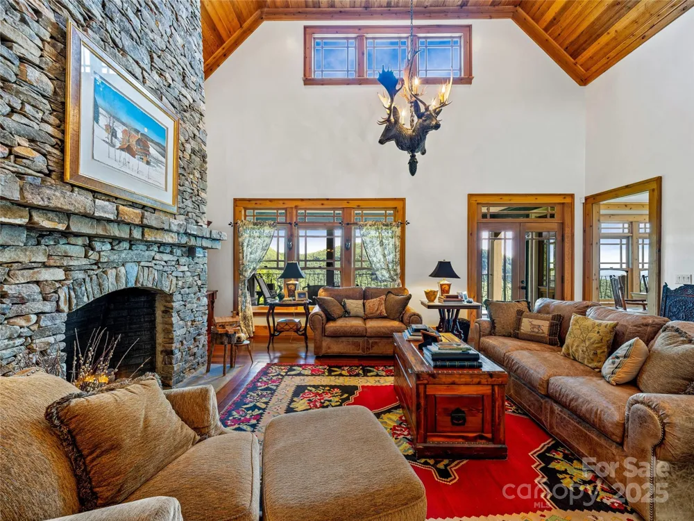 770 Meadow Ridge Drive Lake Toxaway, NC 28747