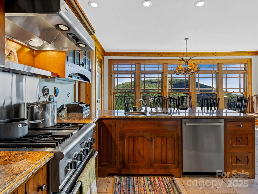 770 Meadow Ridge Drive Lake Toxaway, NC 28747