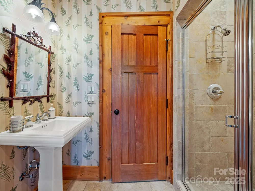 770 Meadow Ridge Drive Lake Toxaway, NC 28747