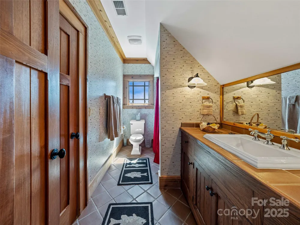 770 Meadow Ridge Drive Lake Toxaway, NC 28747