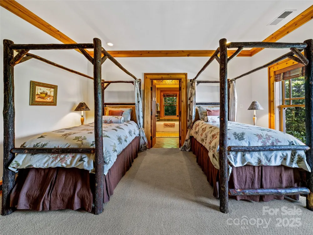 770 Meadow Ridge Drive Lake Toxaway, NC 28747