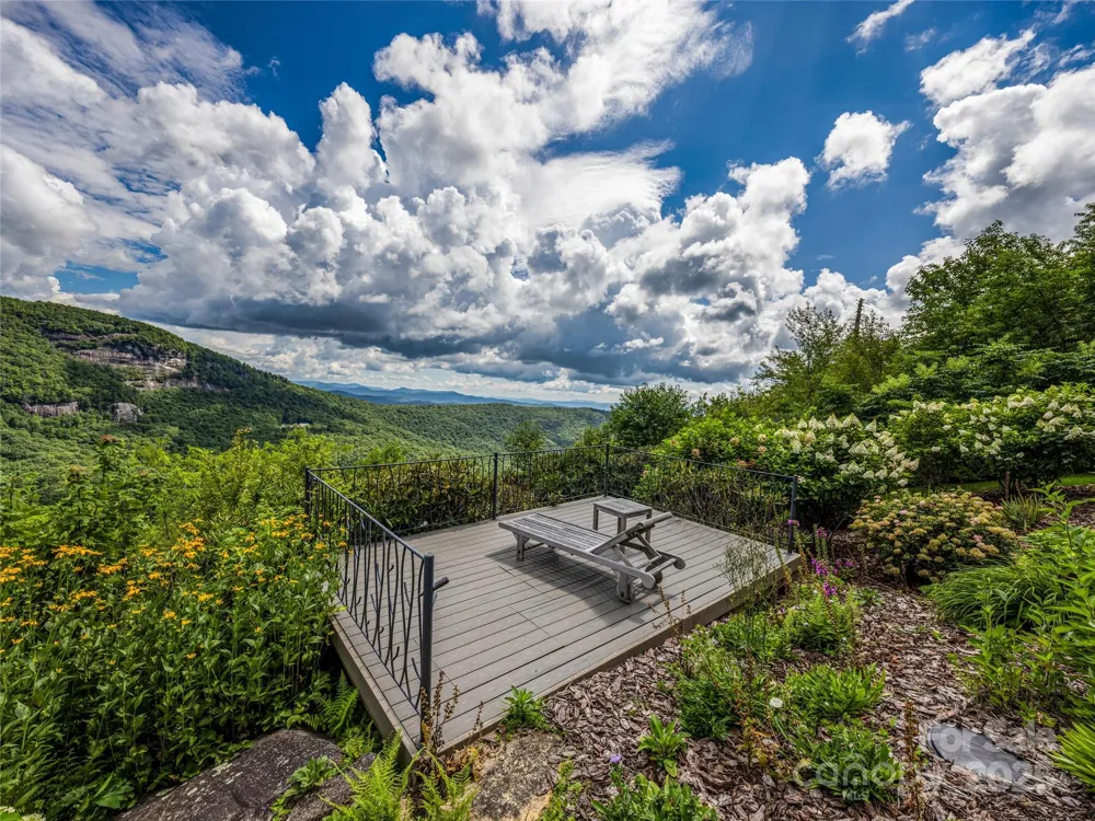 770 Meadow Ridge Drive Lake Toxaway, NC 28747