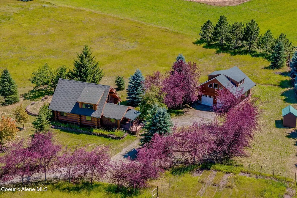 158 W Mountainview Road Moyie Springs, ID 83845