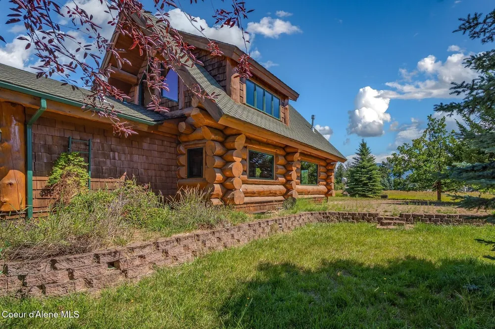 158 W Mountainview Road Moyie Springs, ID 83845
