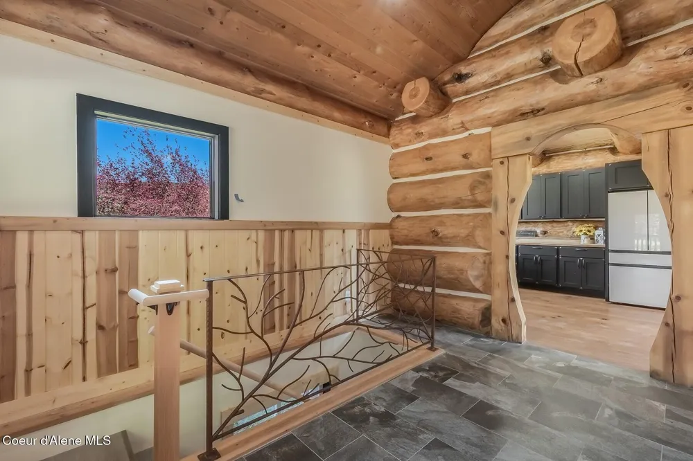 158 W Mountainview Road Moyie Springs, ID 83845