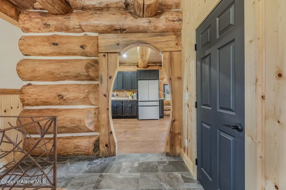 158 W Mountainview Road Moyie Springs, ID 83845