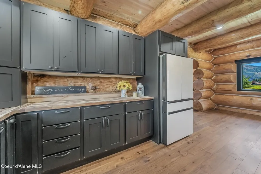 158 W Mountainview Road Moyie Springs, ID 83845