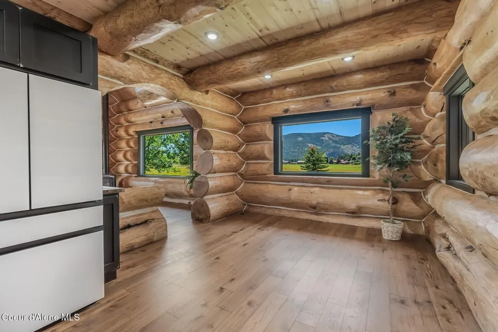 158 W Mountainview Road Moyie Springs, ID 83845