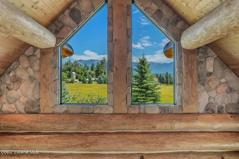 158 W Mountainview Road Moyie Springs, ID 83845