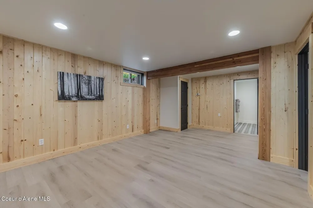 158 W Mountainview Road Moyie Springs, ID 83845