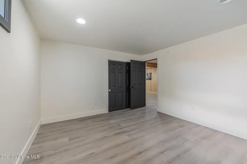 158 W Mountainview Road Moyie Springs, ID 83845
