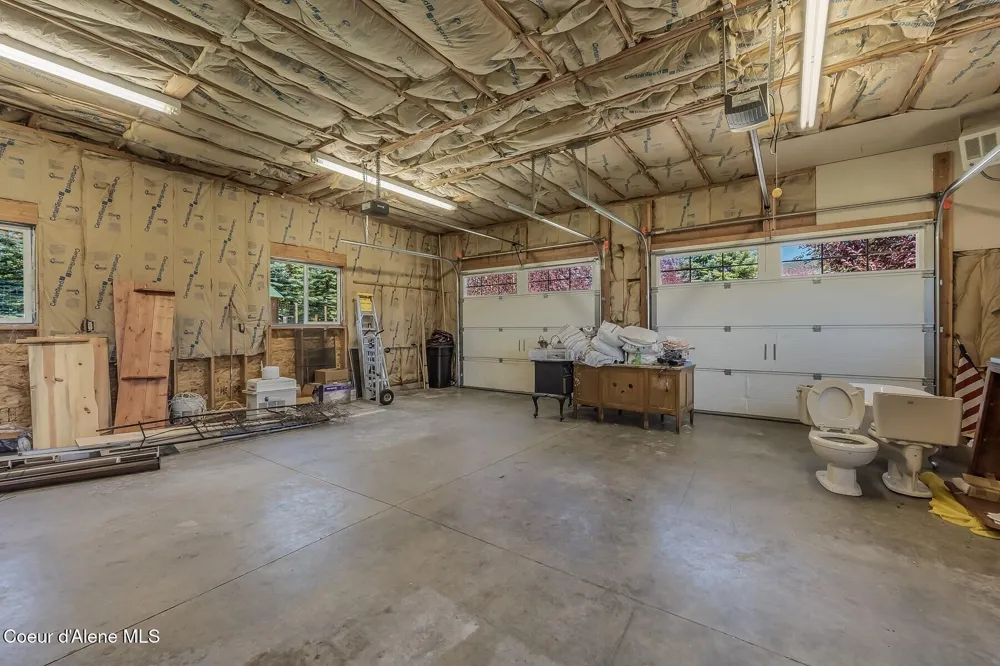158 W Mountainview Road Moyie Springs, ID 83845
