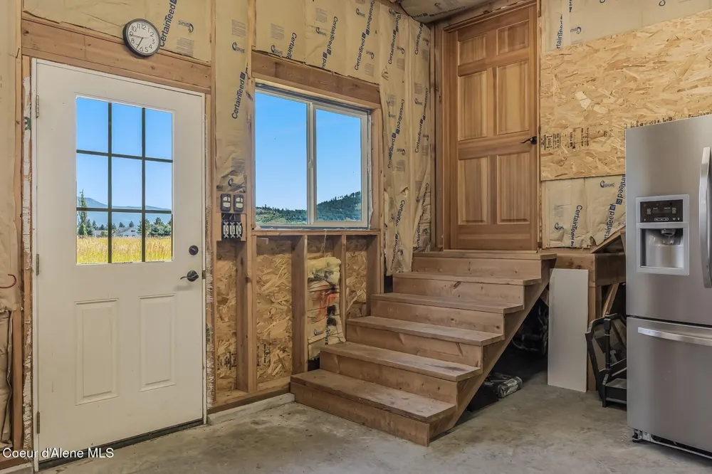158 W Mountainview Road Moyie Springs, ID 83845