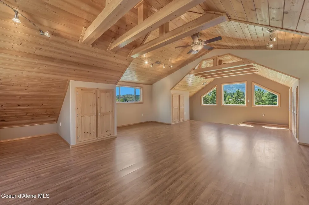 158 W Mountainview Road Moyie Springs, ID 83845