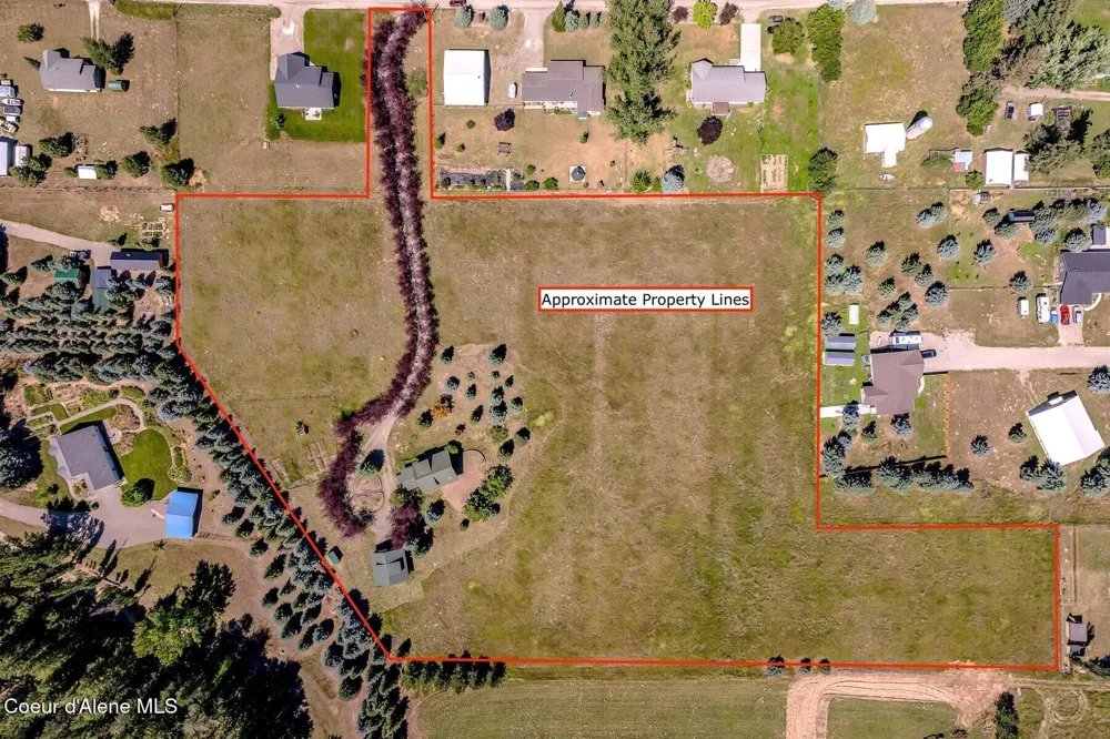 158 W Mountainview Road Moyie Springs, ID 83845