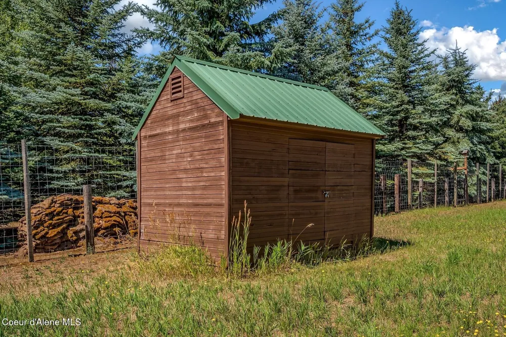158 W Mountainview Road Moyie Springs, ID 83845